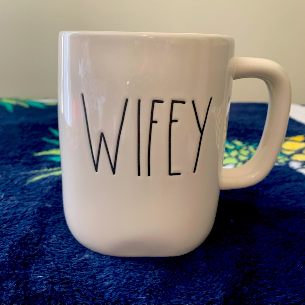 BNWT Rae Dunn White WIFEY Mug